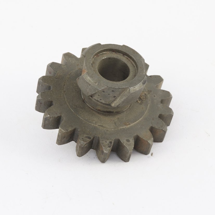 (B) Ozubené dvojkolo - Manet Korádo