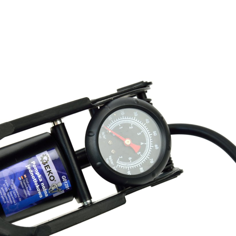 Foot pump with manometer, single piston