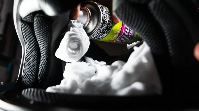 Aktivní pěna pro čištění vnitřku přilby MUC-OFF (Foam Fresh) 400ml
