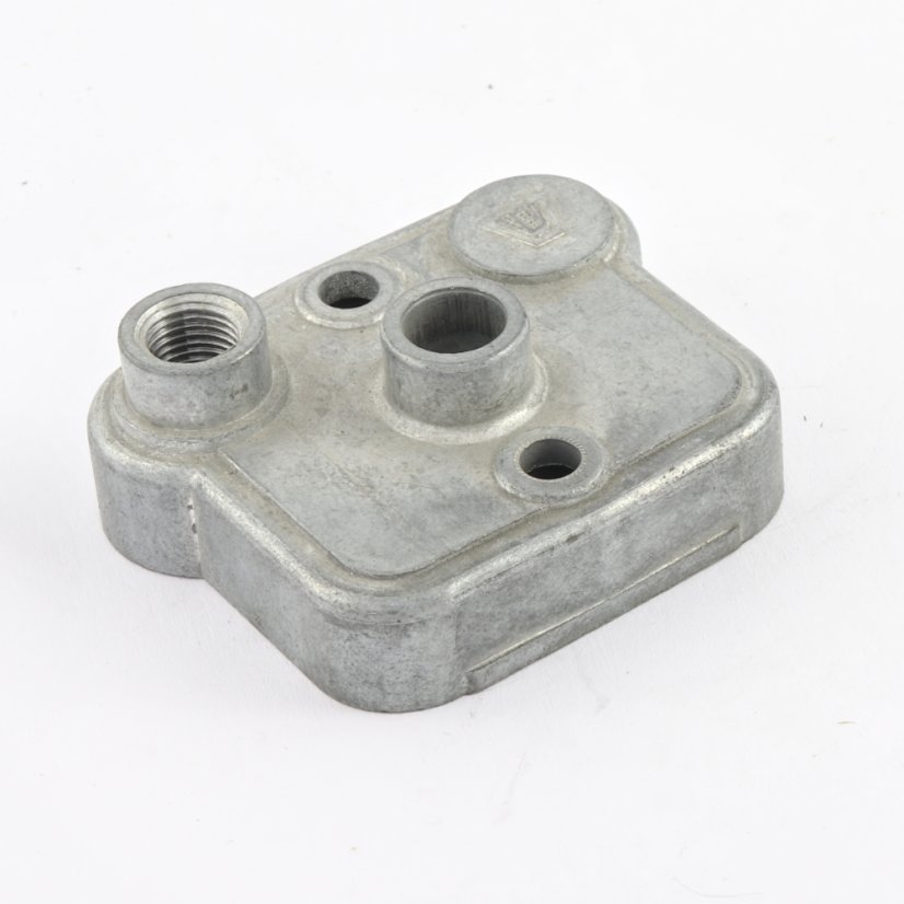 (B) Víko karburátoru - Manet Korádo